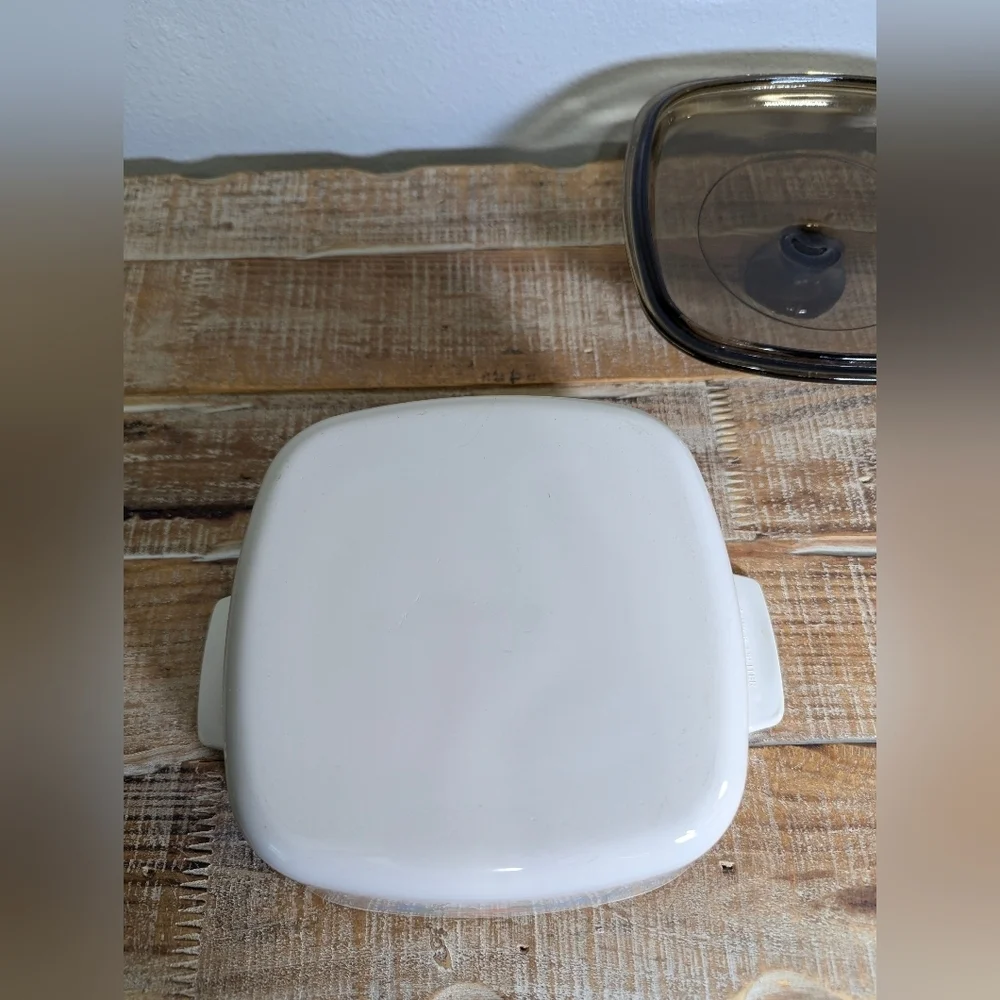 CORNING WARE - SYMPHONY 1.5QT CASSEROLE DISH - AMBER LID A-11/2-B